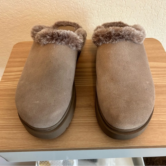 Franco Sarto Taupe Fuzzy Slipper Slides Size 10 - Picture 3 of 7